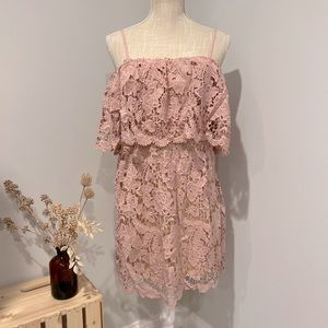 Romeo & Juliet Couture Lace Dress | Dusty Rose Size Medium